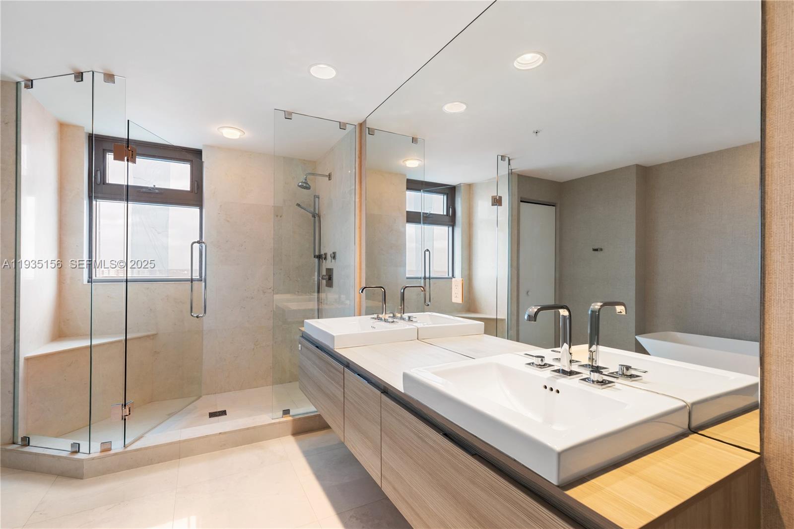 MARINA PALMS RESIDENCES N - Residential