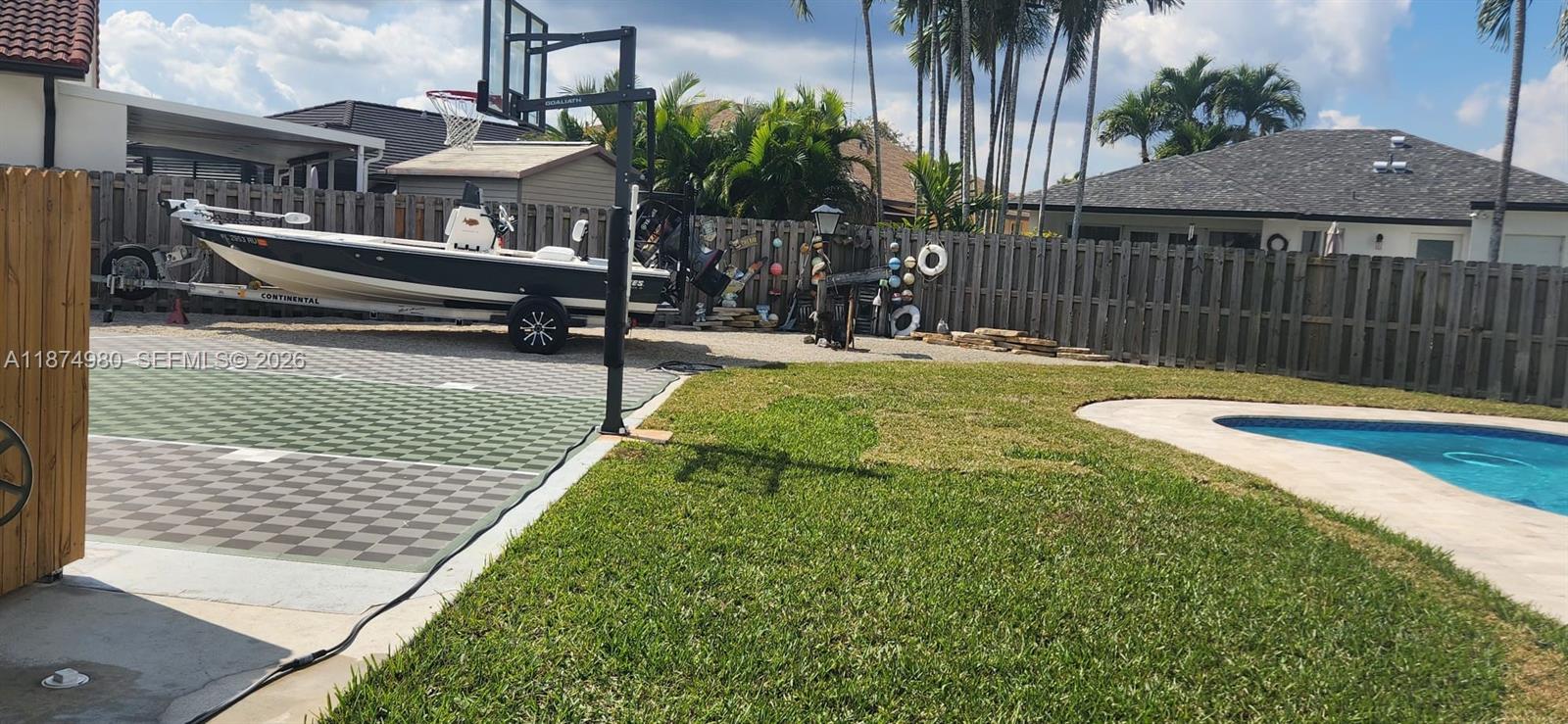 VENEZIA HOMES ESTATES IST - Residential