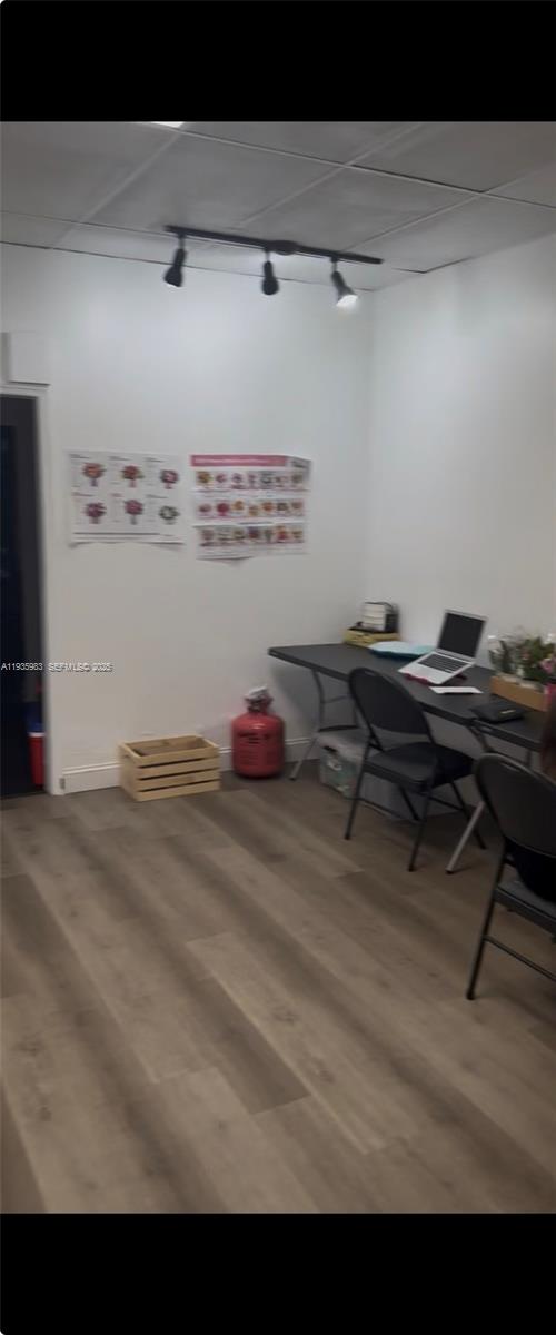 Take over lease for existing Flower shop - updated and refrigeration included. AS-IS and ready to go.
Own your own Flower shop in one of the busiest areas of Miami. Don't miss this opportunity renting and at a great price. Already setup with Social media - Take over and make a killing for Valentine's Day!!! Be Ready!!! Take over and start to receive orders and make it your own!!! Cooler @ $2500 and sofa best offer. Then it is 1st, Last and security deposit and it is yours!!!