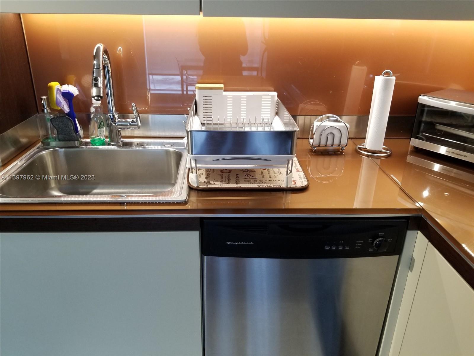 ARTECITY GOVERNOR CONDO - Residential Lease