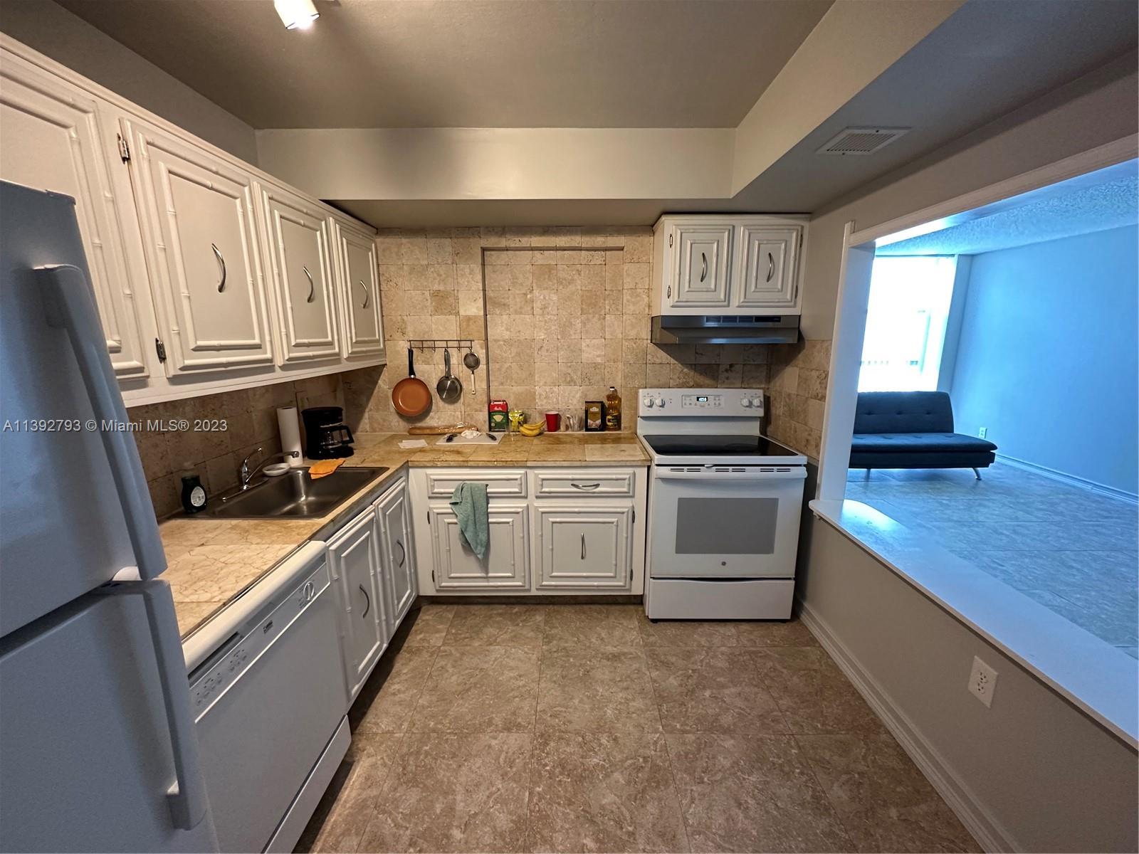 DESOTO PARK CONDO - Residential Lease