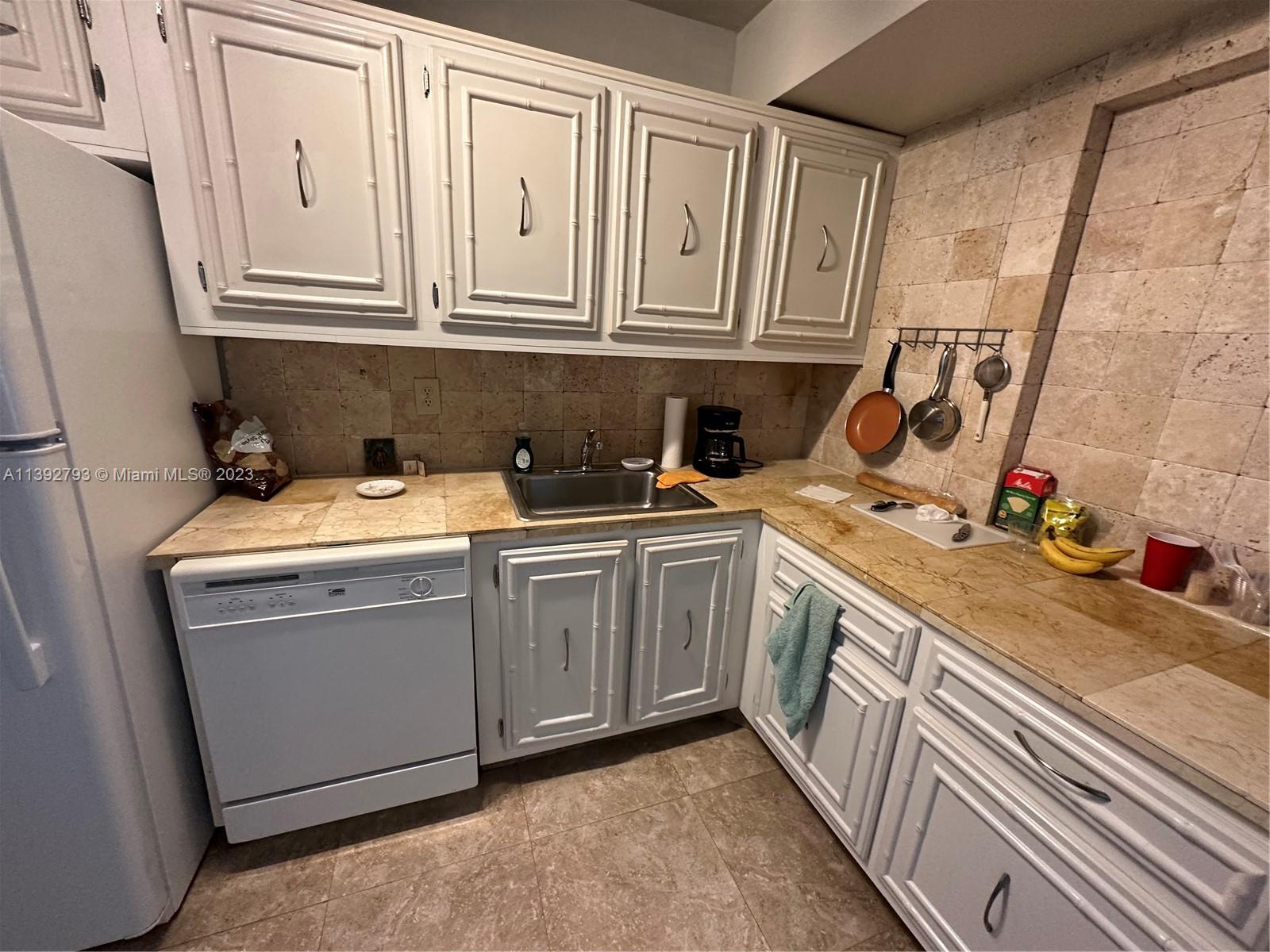 DESOTO PARK CONDO - Residential Lease