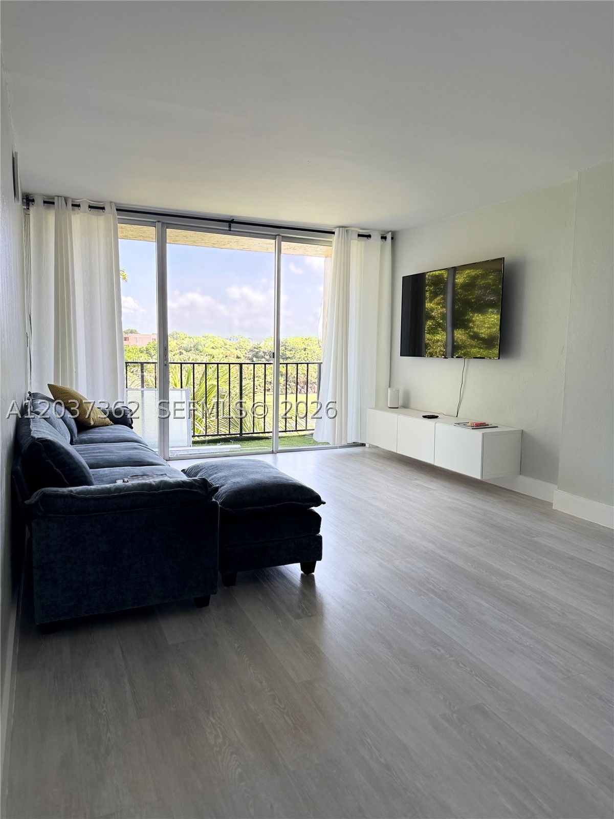 PINEBARK CONDO NO 3 - Residential