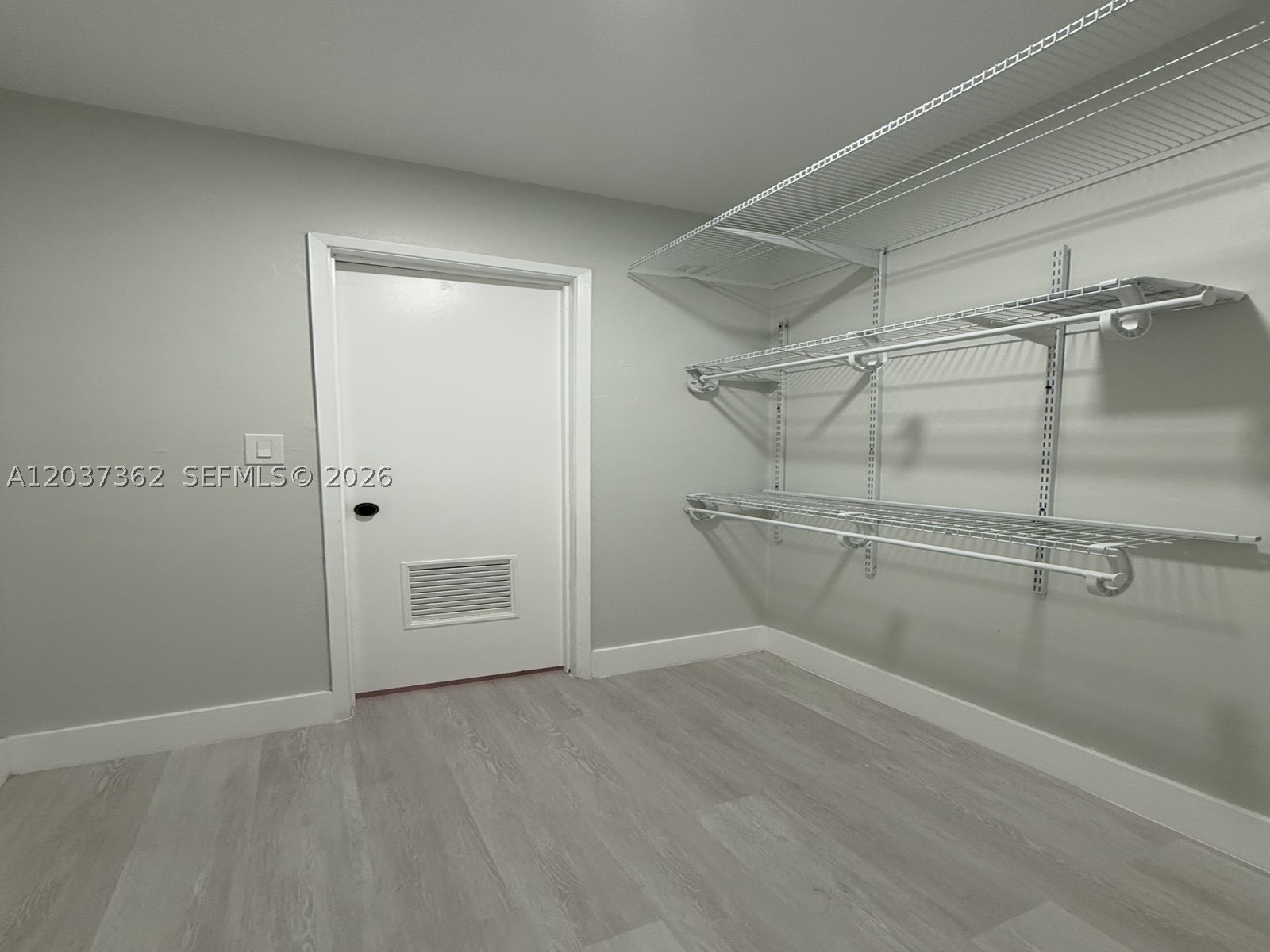 PINEBARK CONDO NO 3 - Residential