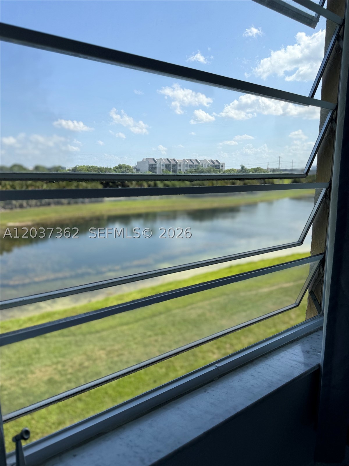 PINEBARK CONDO NO 3 - Residential