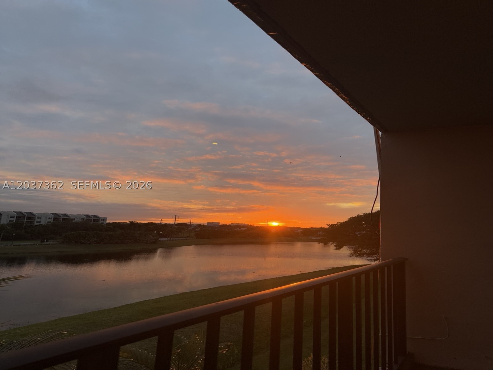 PINEBARK CONDO NO 3 - Residential