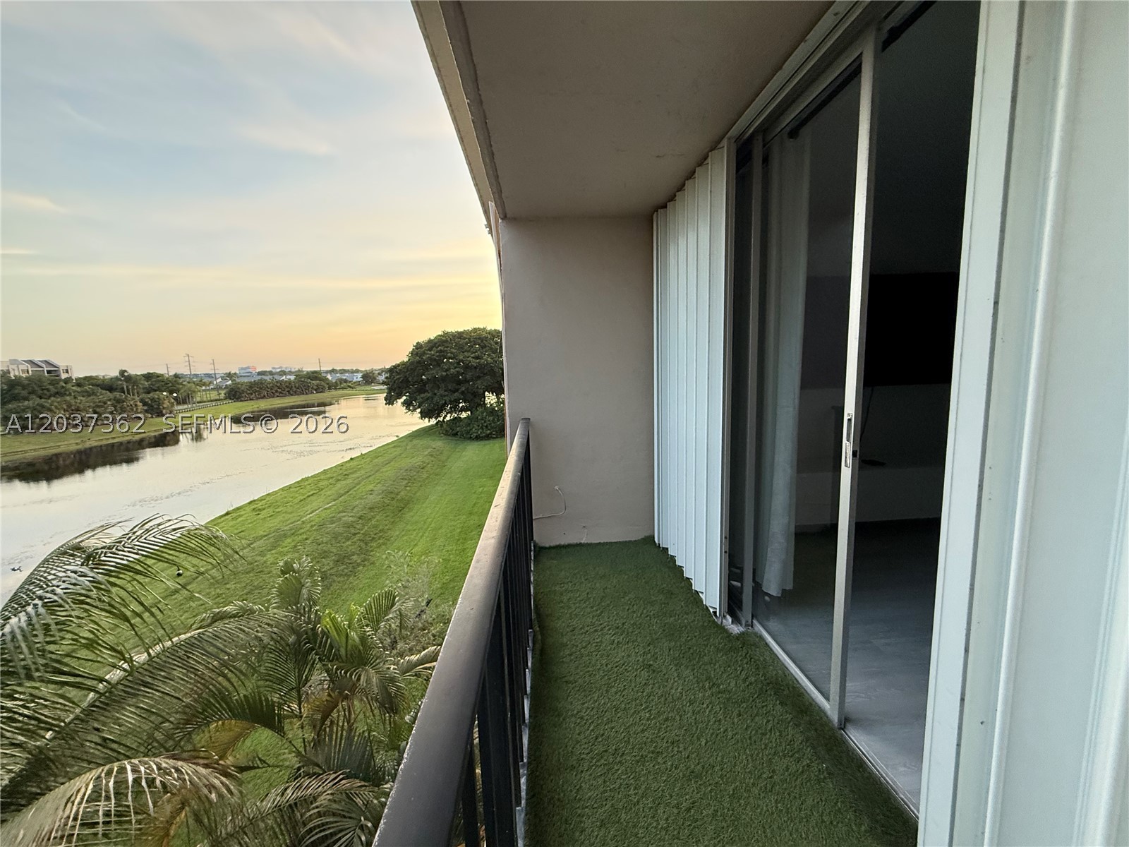 PINEBARK CONDO NO 3 - Residential