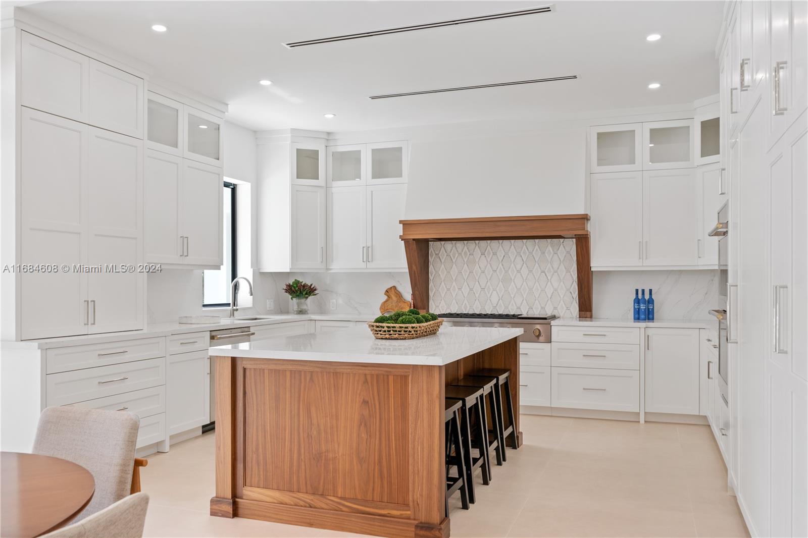 MARIEL GROVE ESTS - Residential
