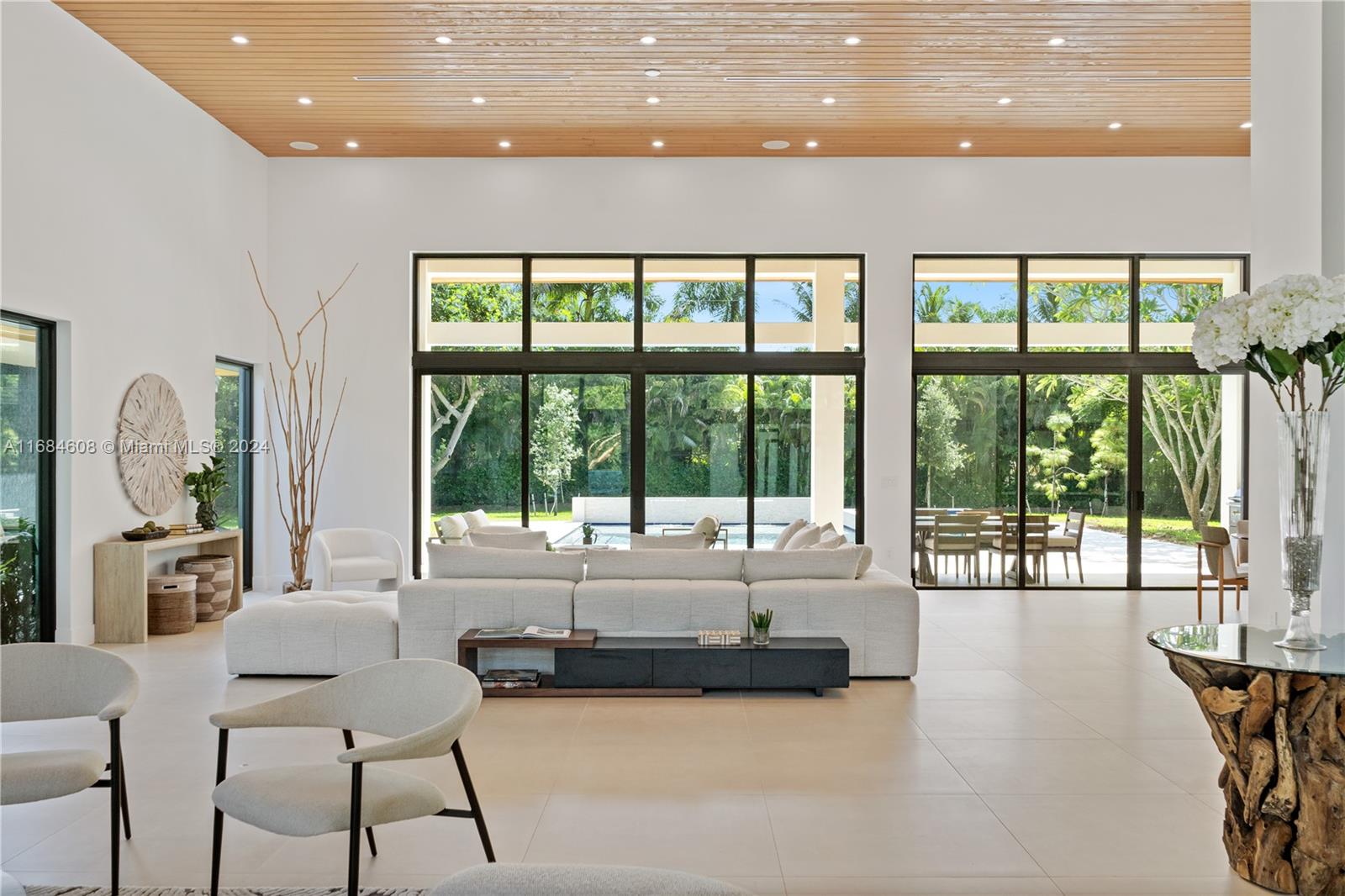 MARIEL GROVE ESTS - Residential