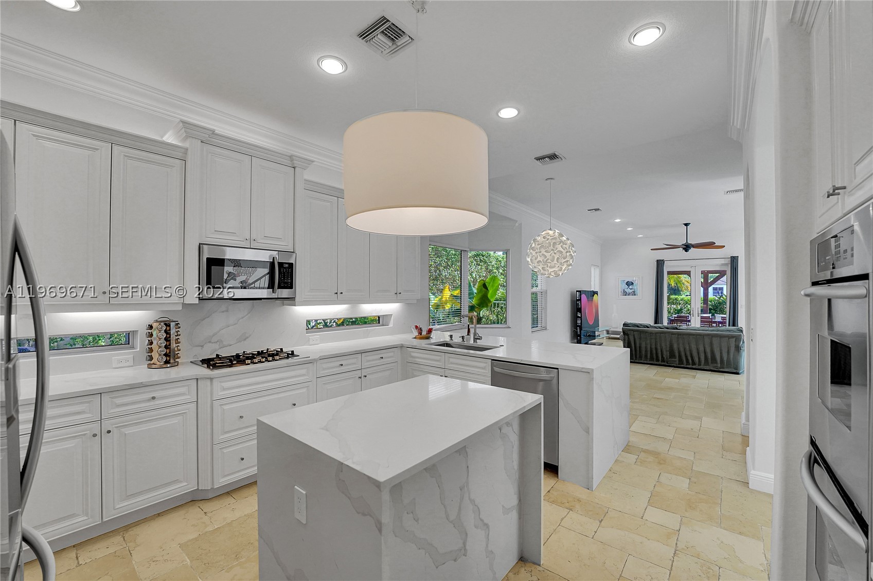 EQUESTRIAN CLUB - Residential