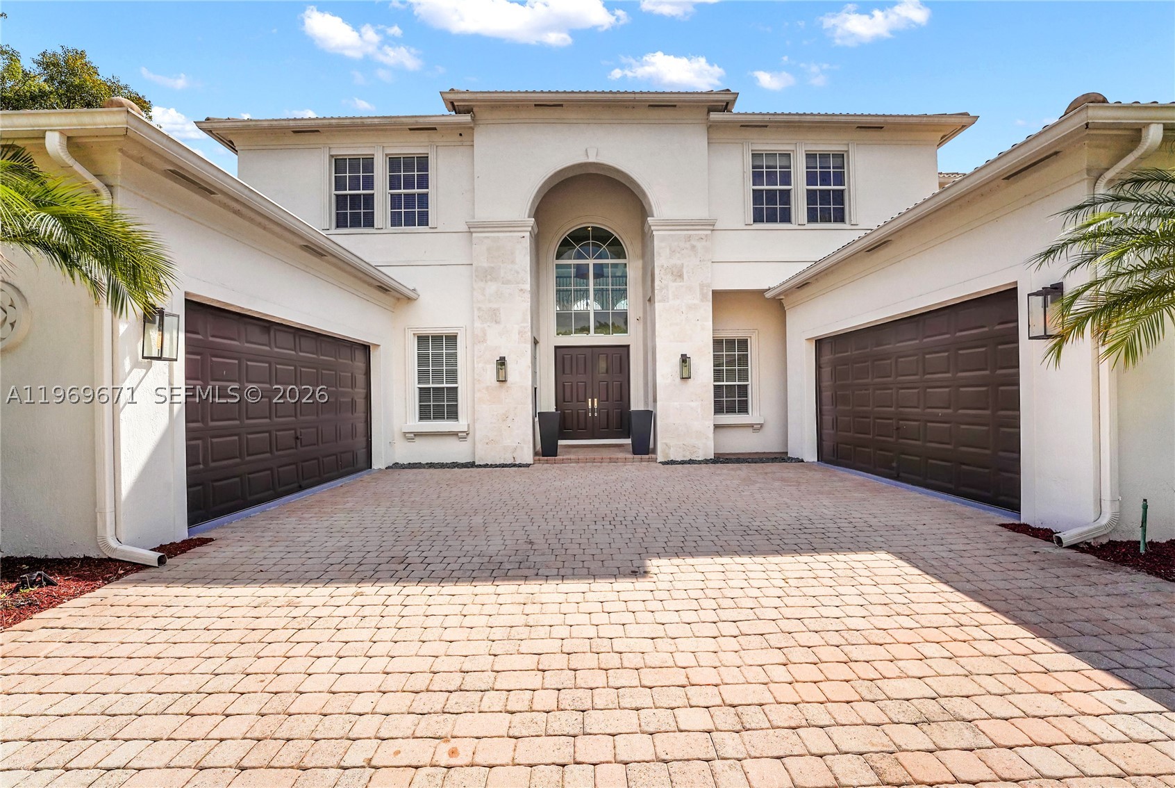 EQUESTRIAN CLUB - Residential