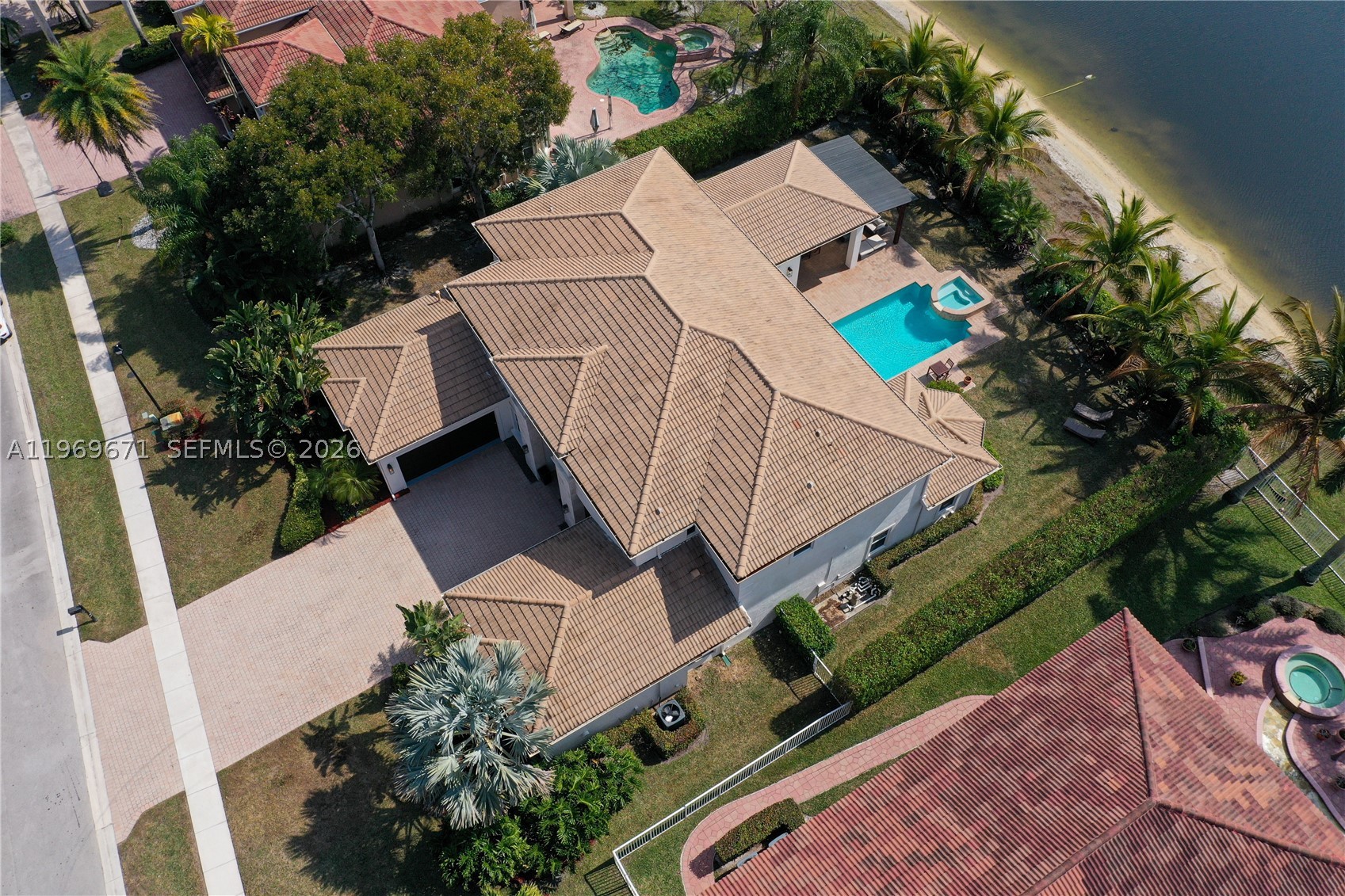 EQUESTRIAN CLUB - Residential