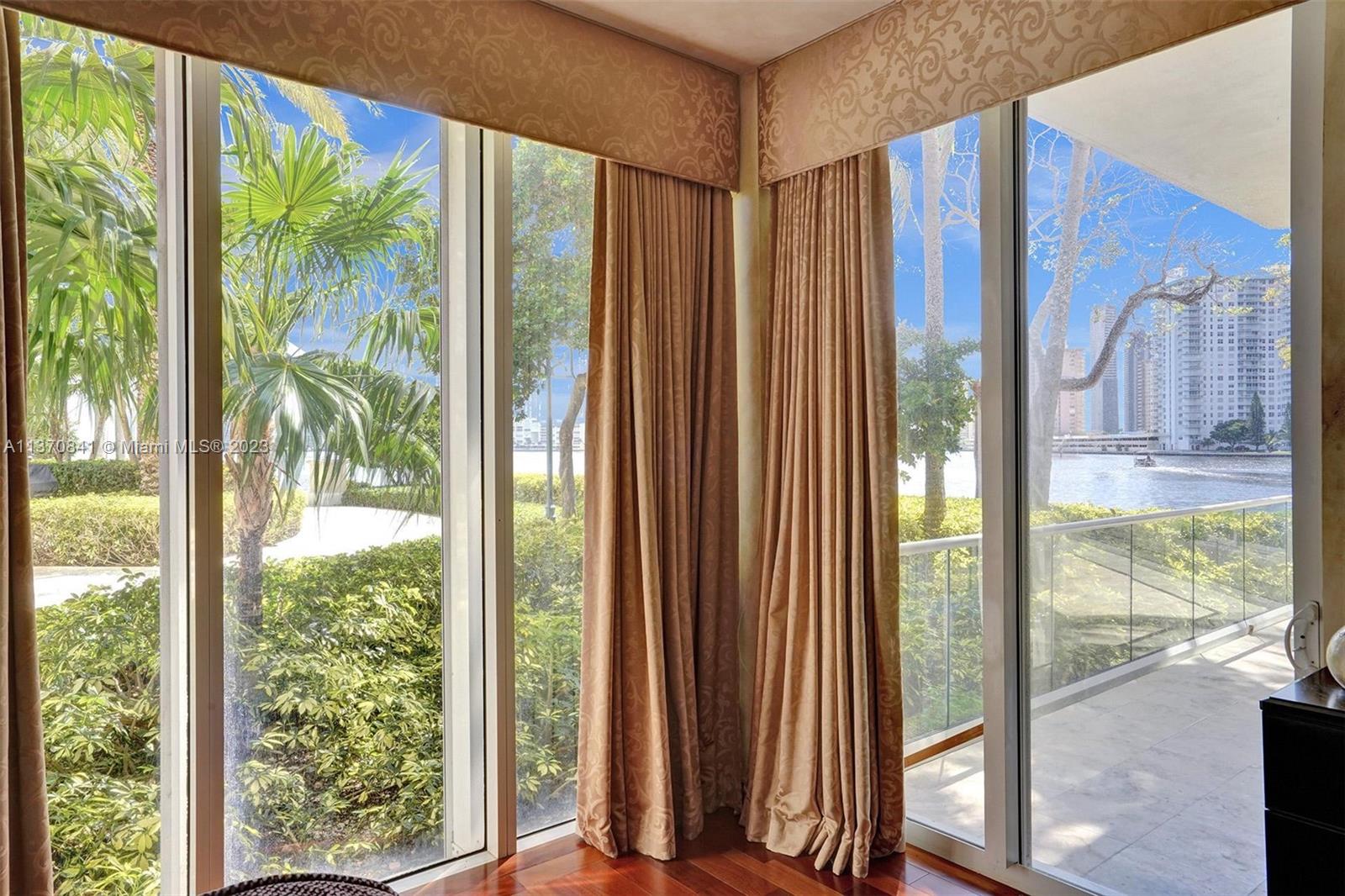 2600 ISL BLVD WILLIAMS IS - Residential