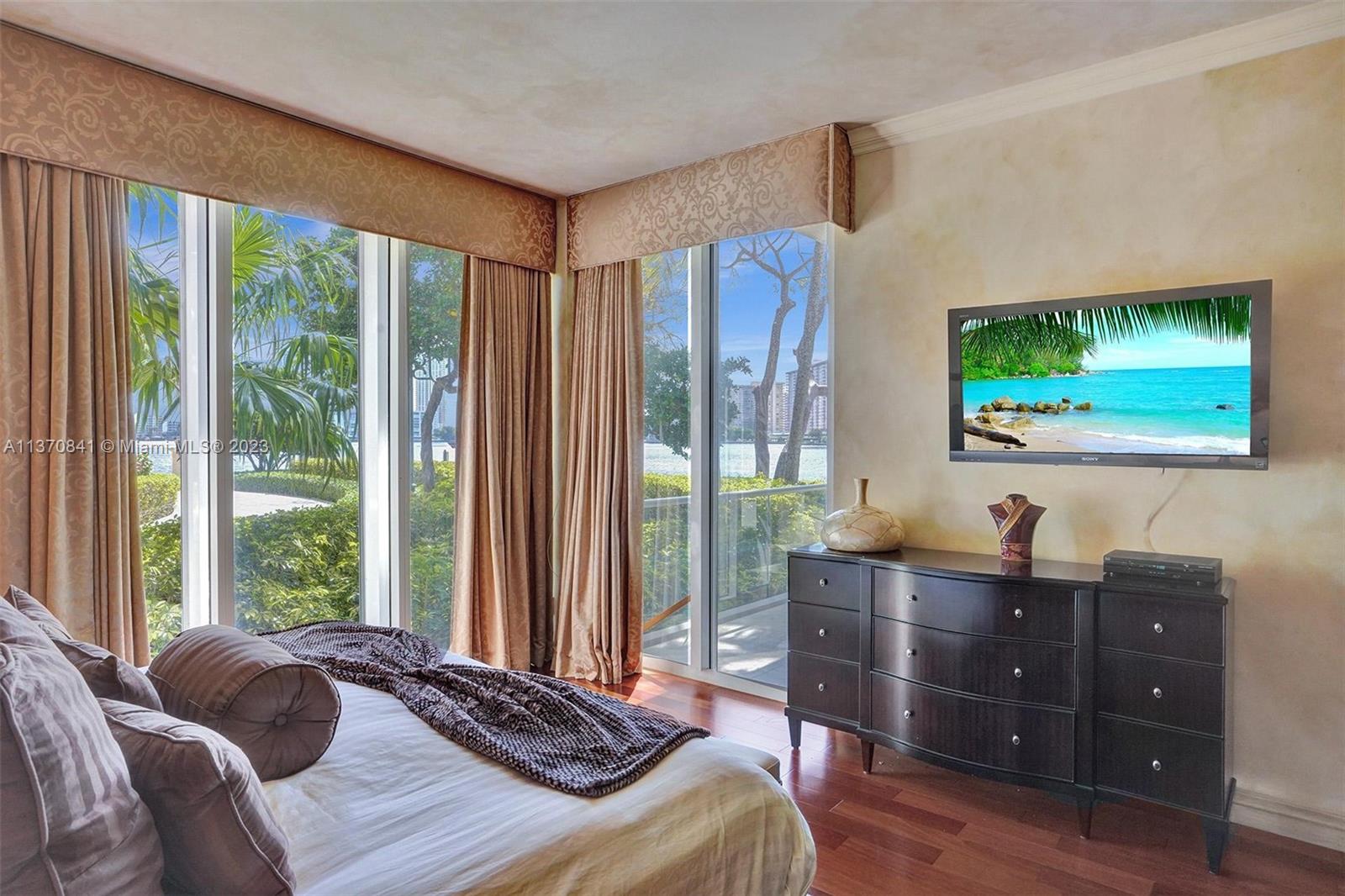 2600 ISL BLVD WILLIAMS IS - Residential
