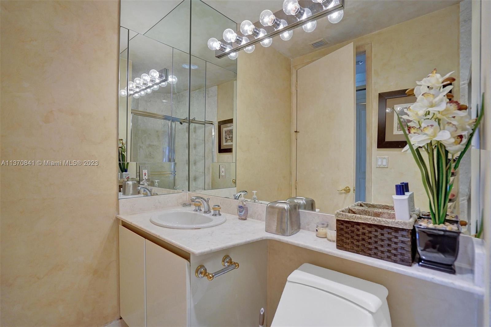 2600 ISL BLVD WILLIAMS IS - Residential