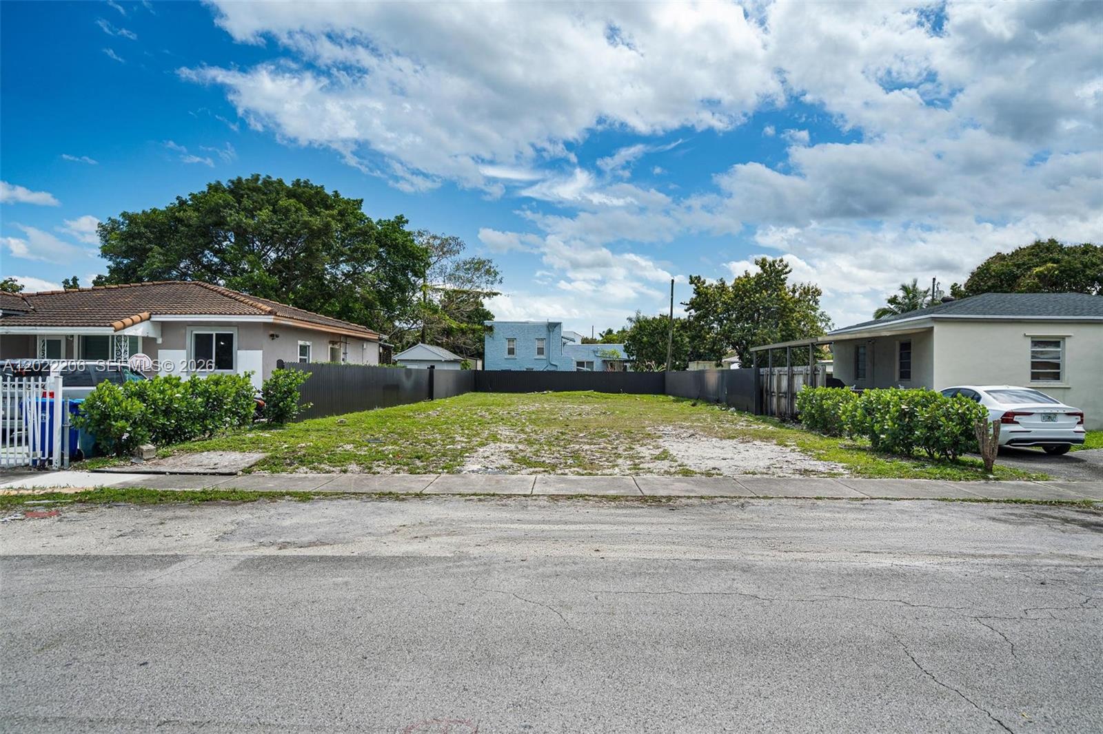 Prime residential lot with fully approved county permits for a 4-bedroom, 3-bath single-family home with pool. Ready to build immediately—no delays, no entitlement risk. Ideal for investors or builders seeking a turnkey project with strong upside potential or for anyone looking to build their dream home.
