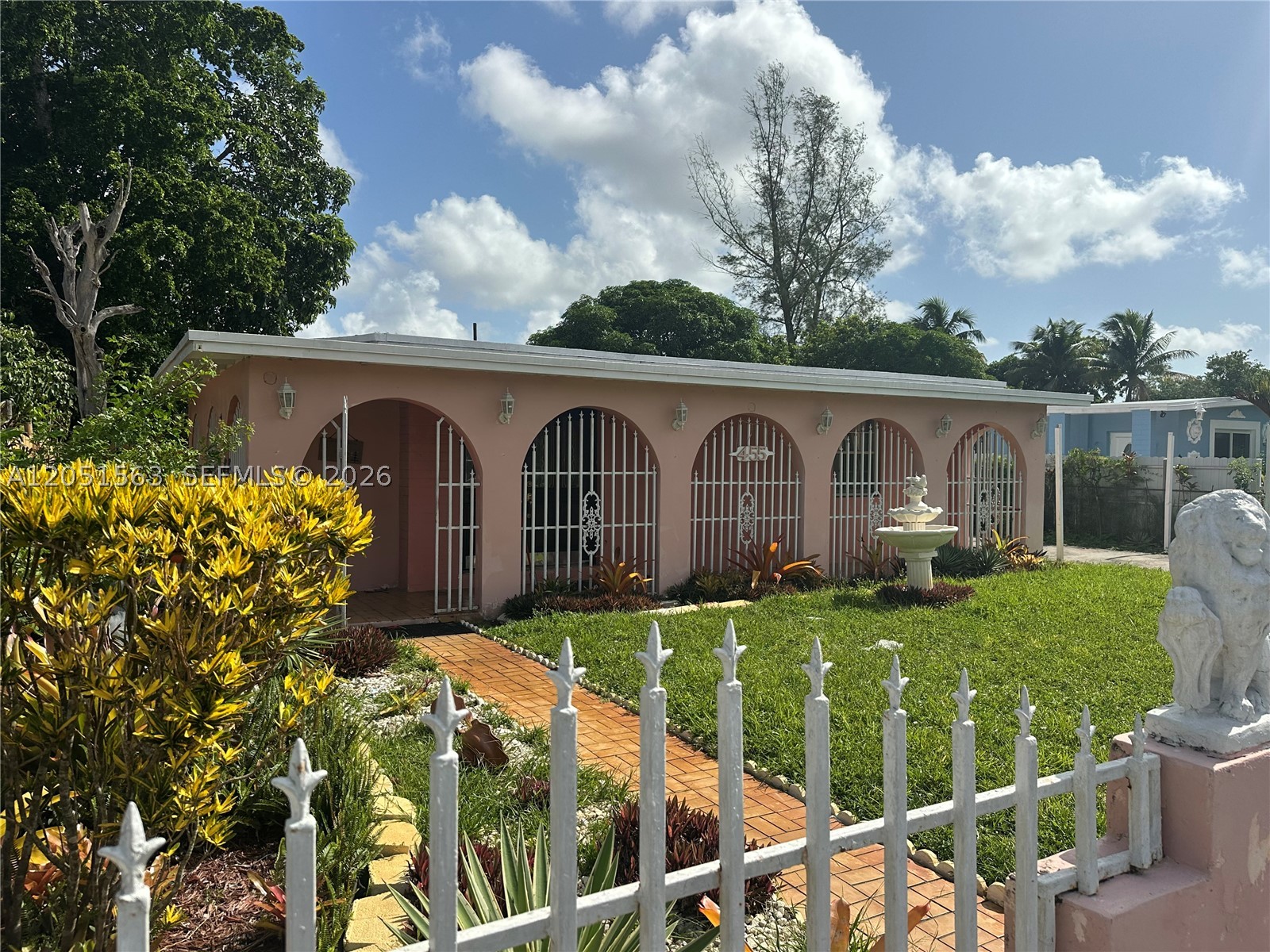 RIVERA MANOR - Residential