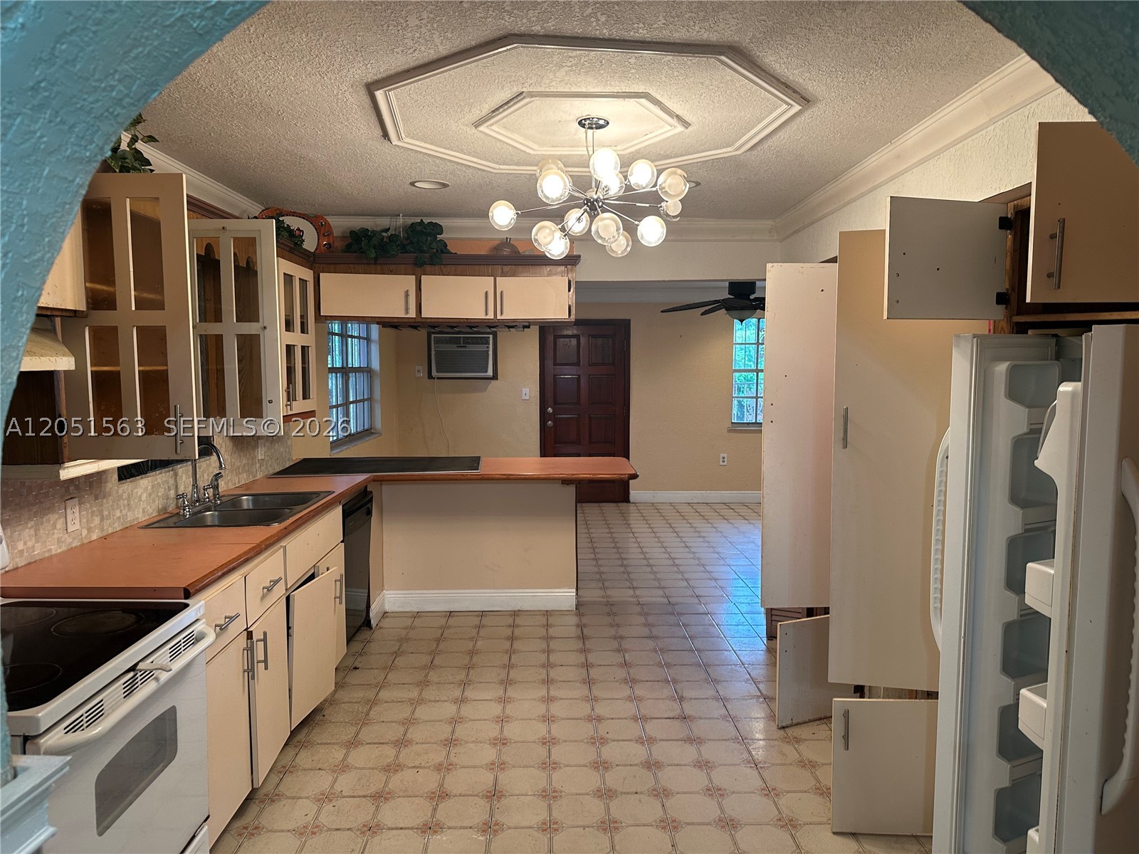 RIVERA MANOR - Residential