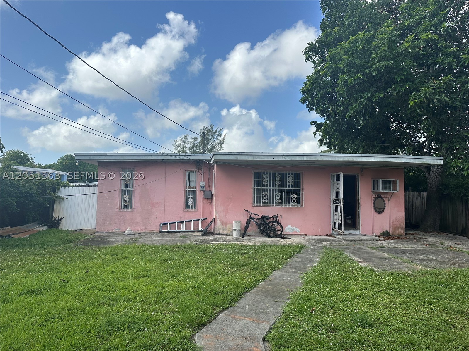 RIVERA MANOR - Residential