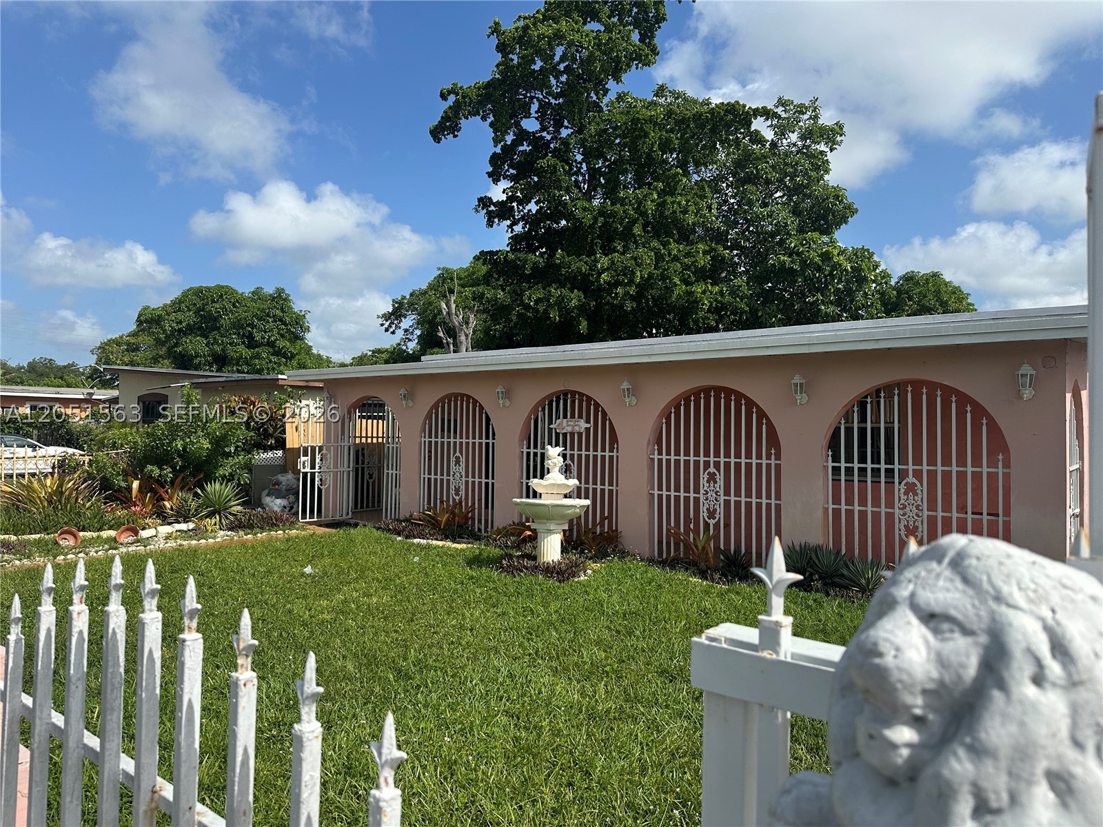 RIVERA MANOR - Residential