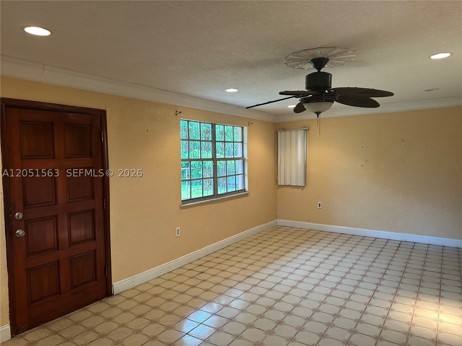 RIVERA MANOR - Residential