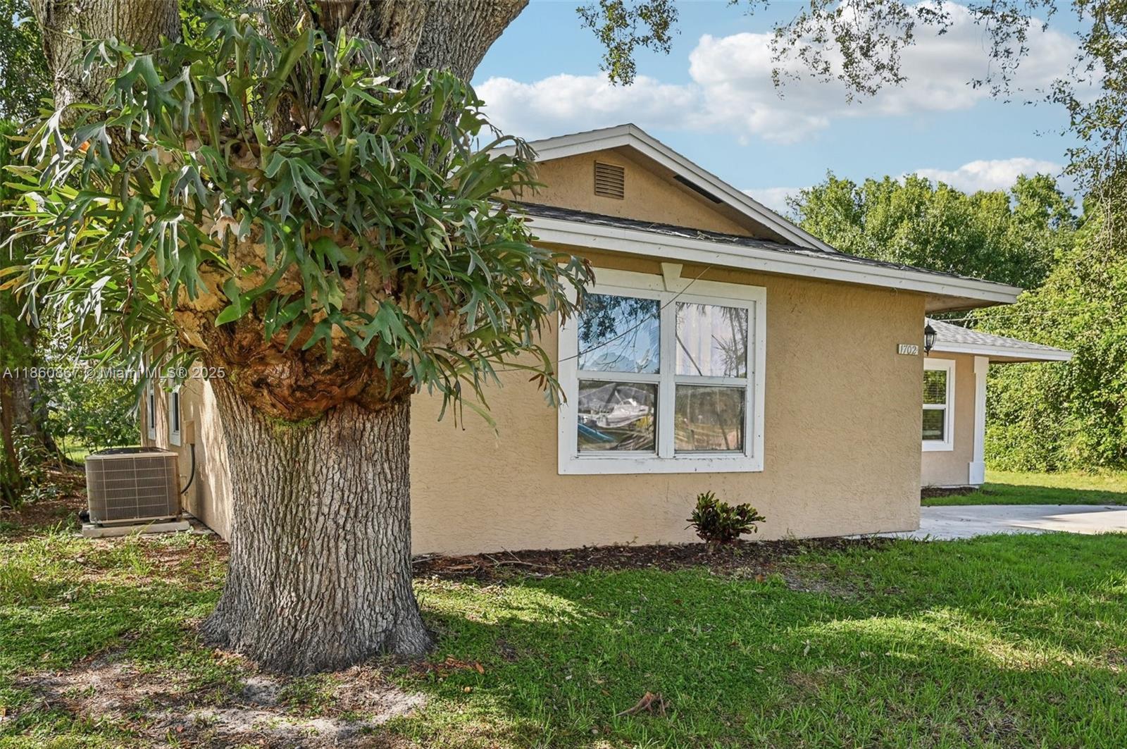 PORT ST LUCIE SECTION 8 - Residential