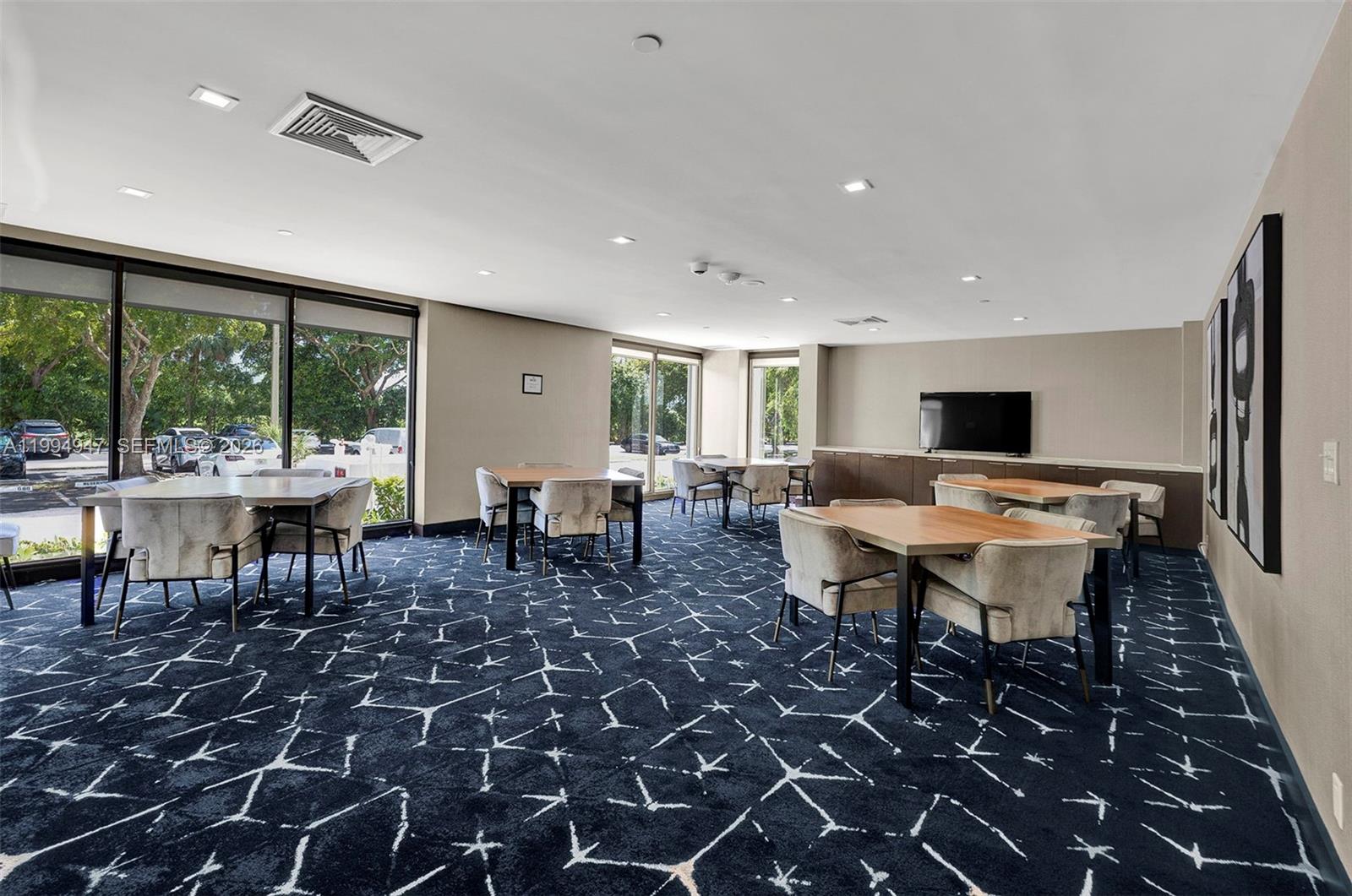 DELVISTA TOWERS CONDO - Residential
