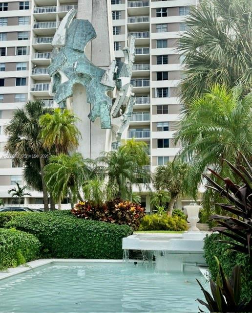 ARLEN HOUSE WEST CONDO - Residential