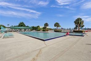 ARLEN HOUSE WEST CONDO - Residential