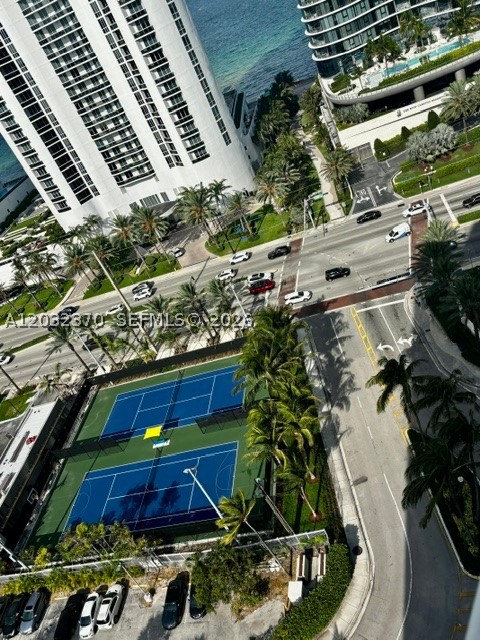 ARLEN HOUSE WEST CONDO - Residential