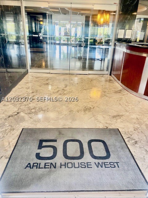 ARLEN HOUSE WEST CONDO - Residential