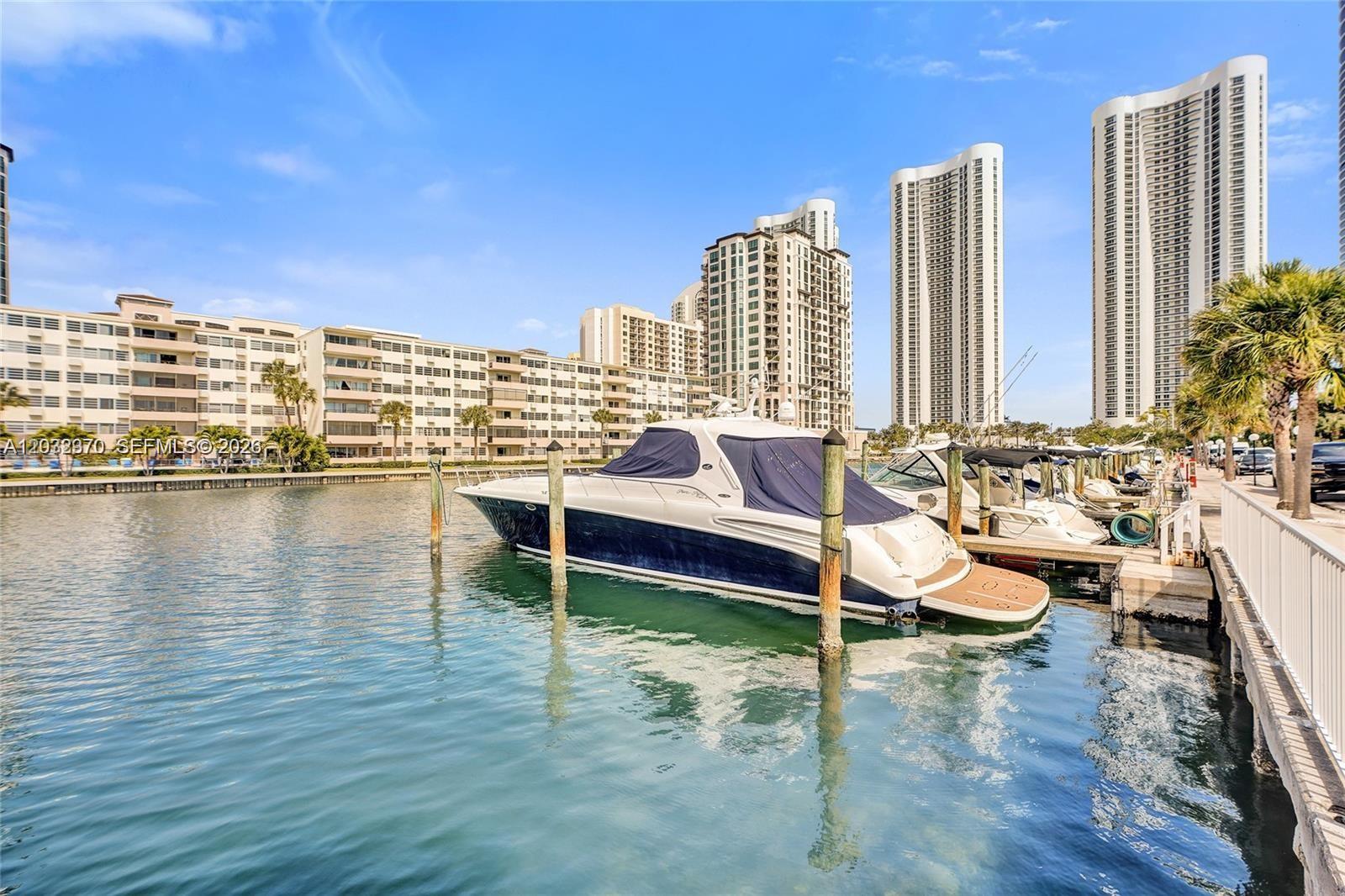 ARLEN HOUSE WEST CONDO - Residential