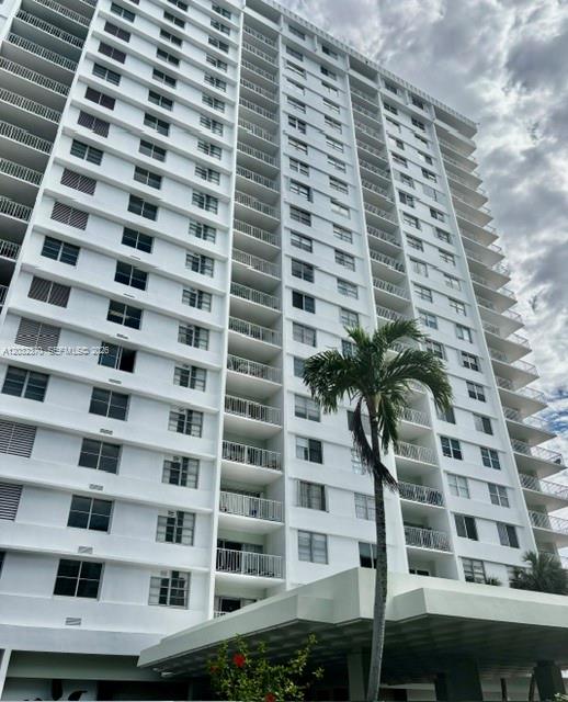 ARLEN HOUSE WEST CONDO - Residential