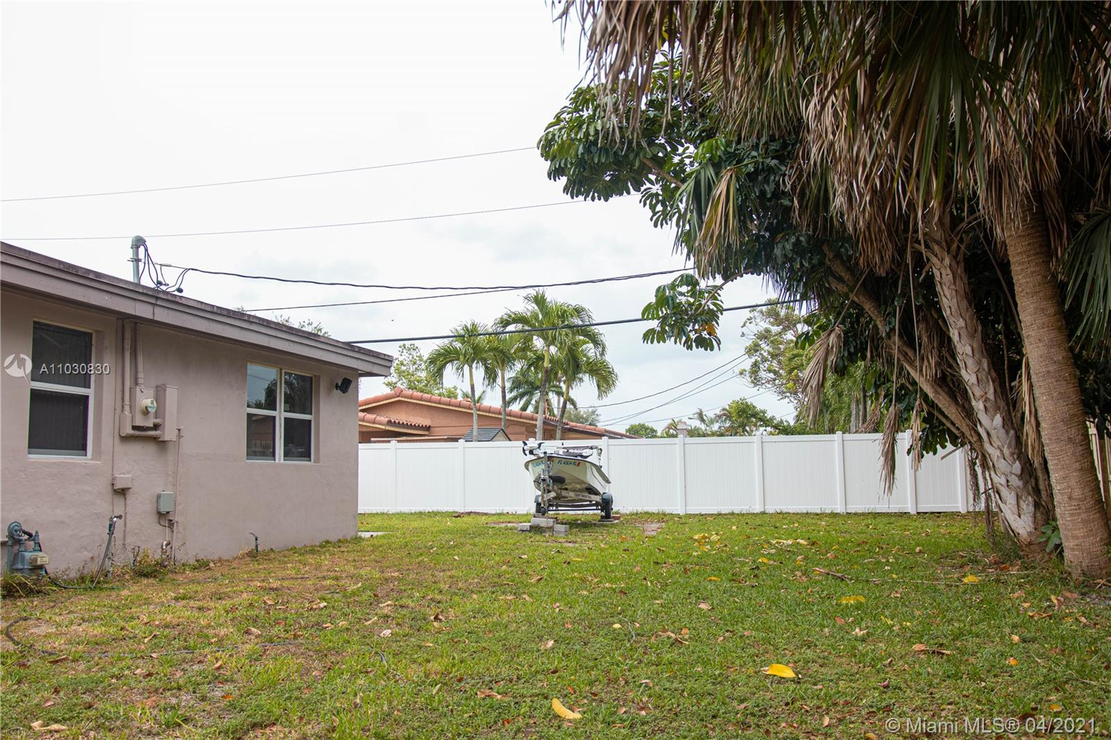 PALM LAKES SEC 1 - Residential
