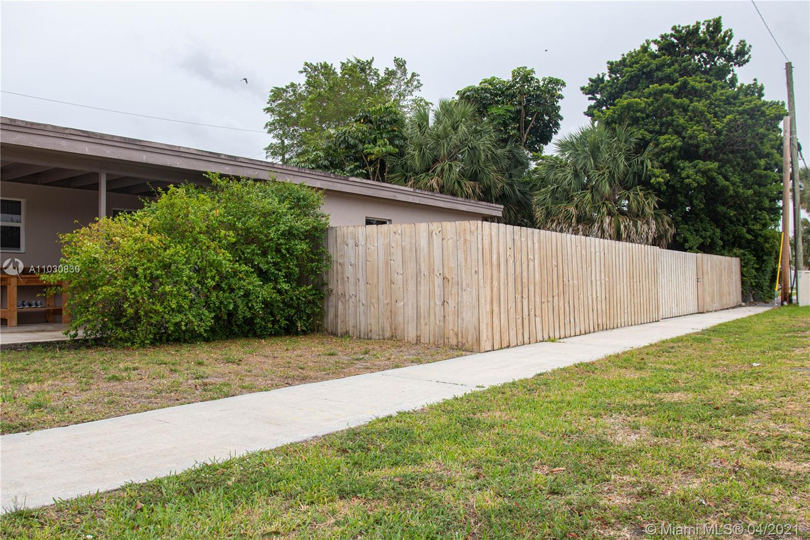 PALM LAKES SEC 1 - Residential