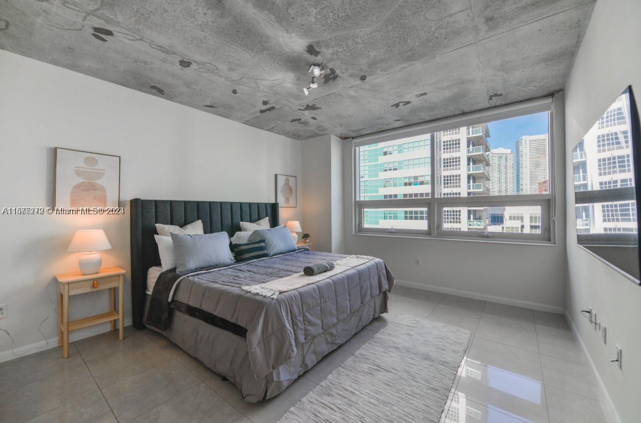 MIDBLOCK MIAMI CONDO - Residential