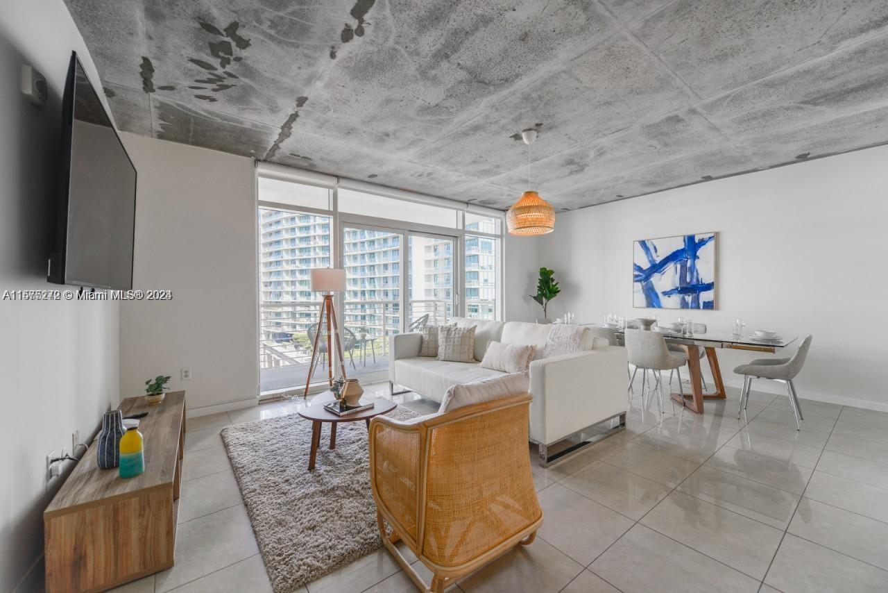 MIDBLOCK MIAMI CONDO - Residential
