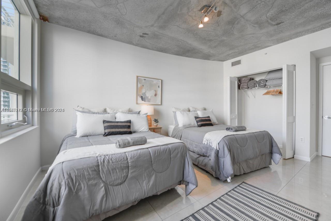 MIDBLOCK MIAMI CONDO - Residential