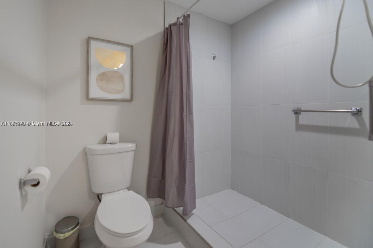MIDBLOCK MIAMI CONDO - Residential