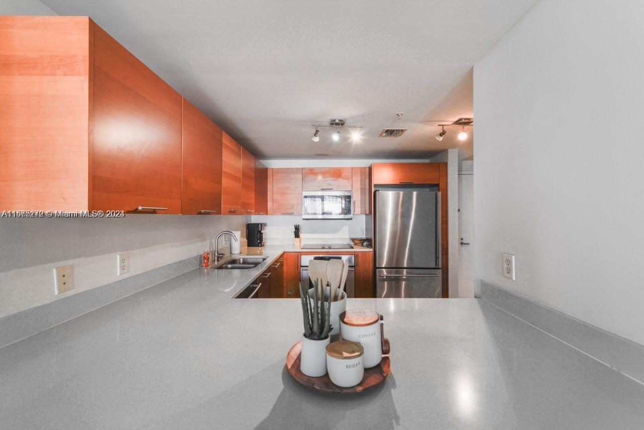 MIDBLOCK MIAMI CONDO - Residential