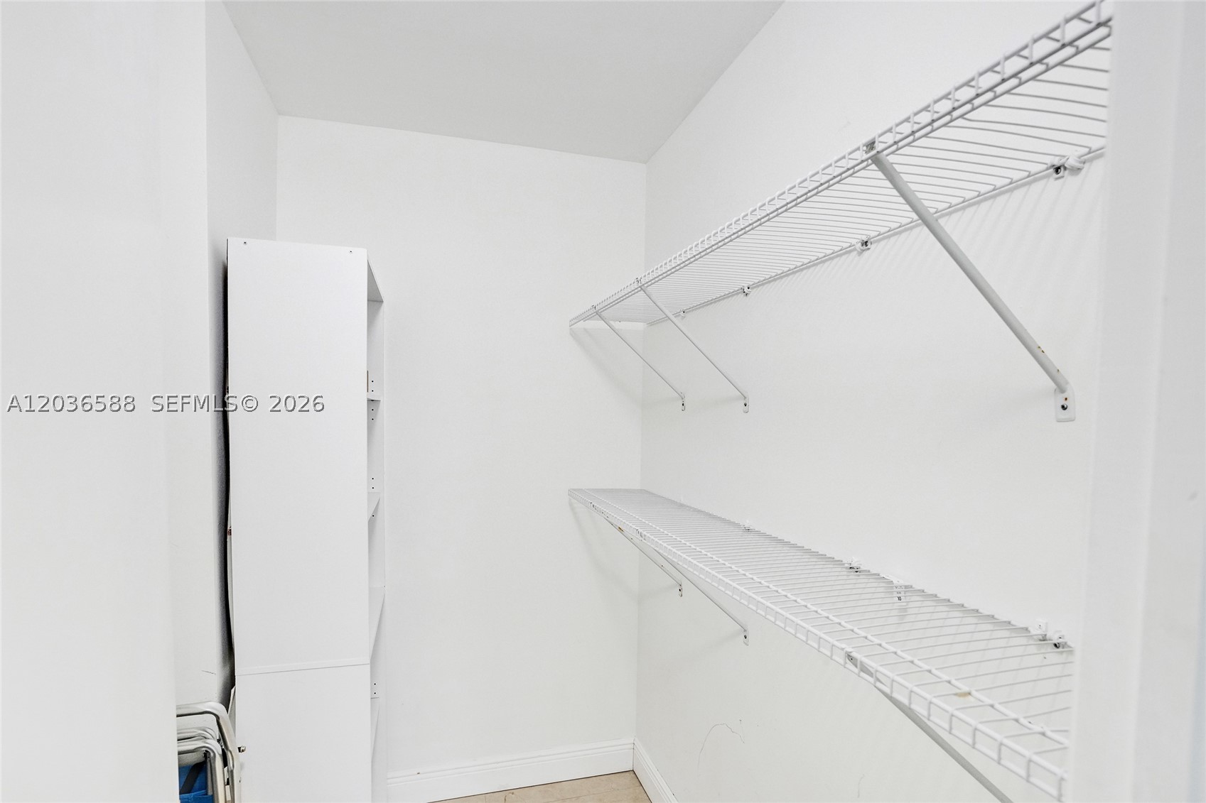 PARKER PLAZA CONDO ESTATE - Residential Lease