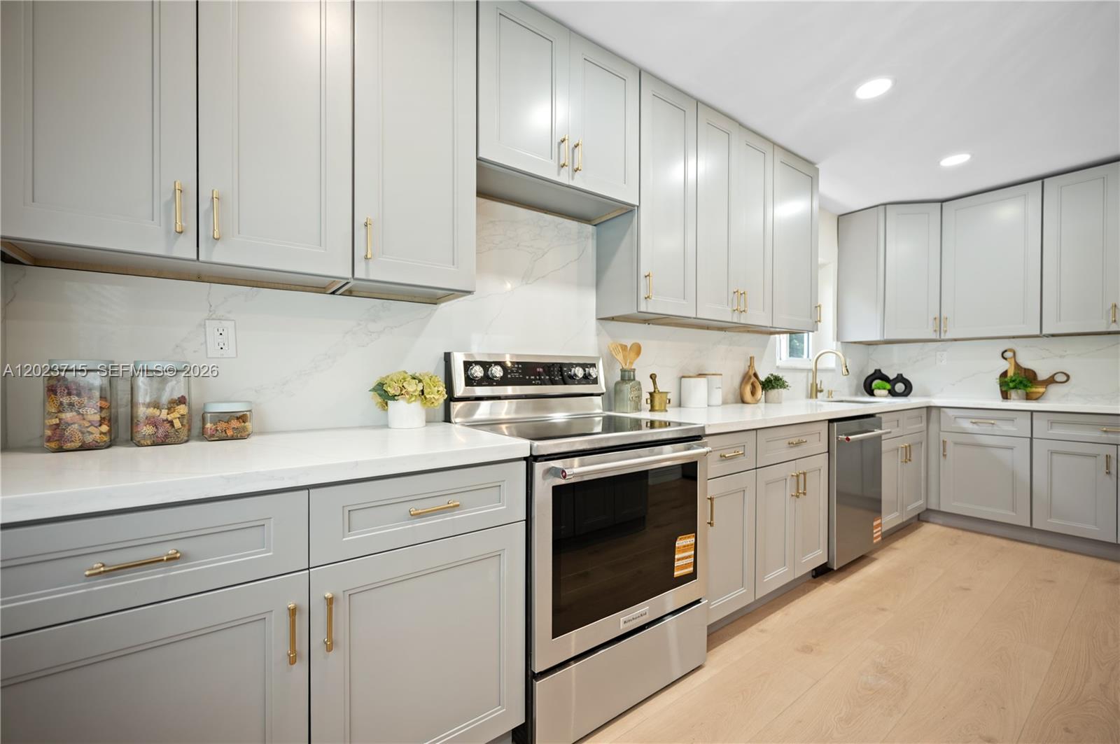 SUNNY GROVE - Residential
