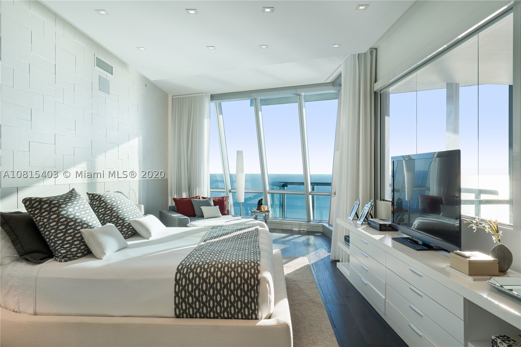 JADE OCEAN CONDO - Residential