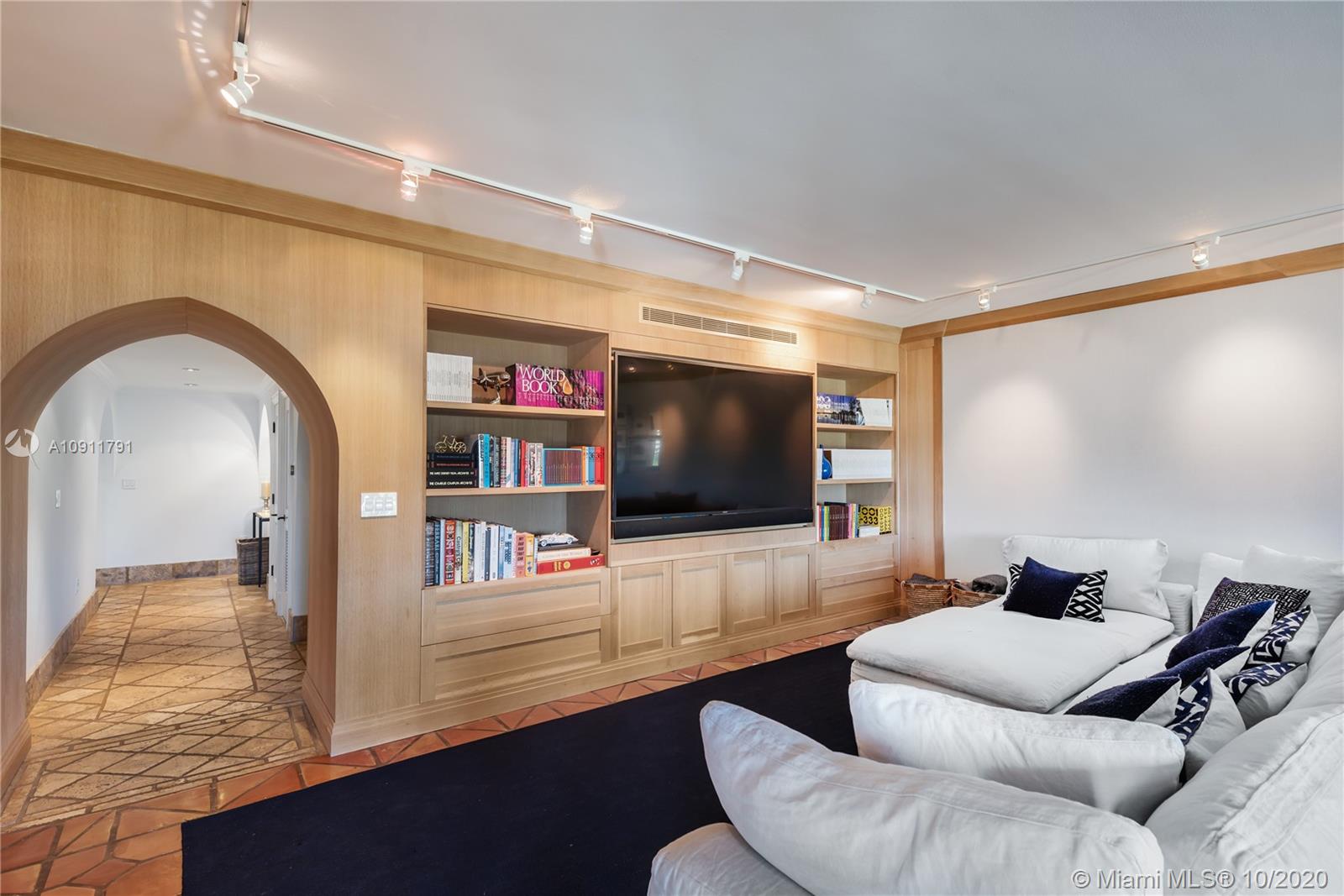 SUB OF LAGORCE ISLAND - Residential