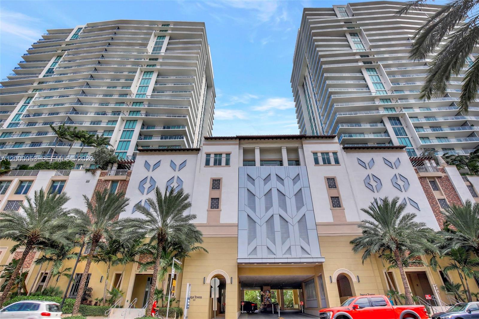 PARQUE TOWERS CONDO - Residential
