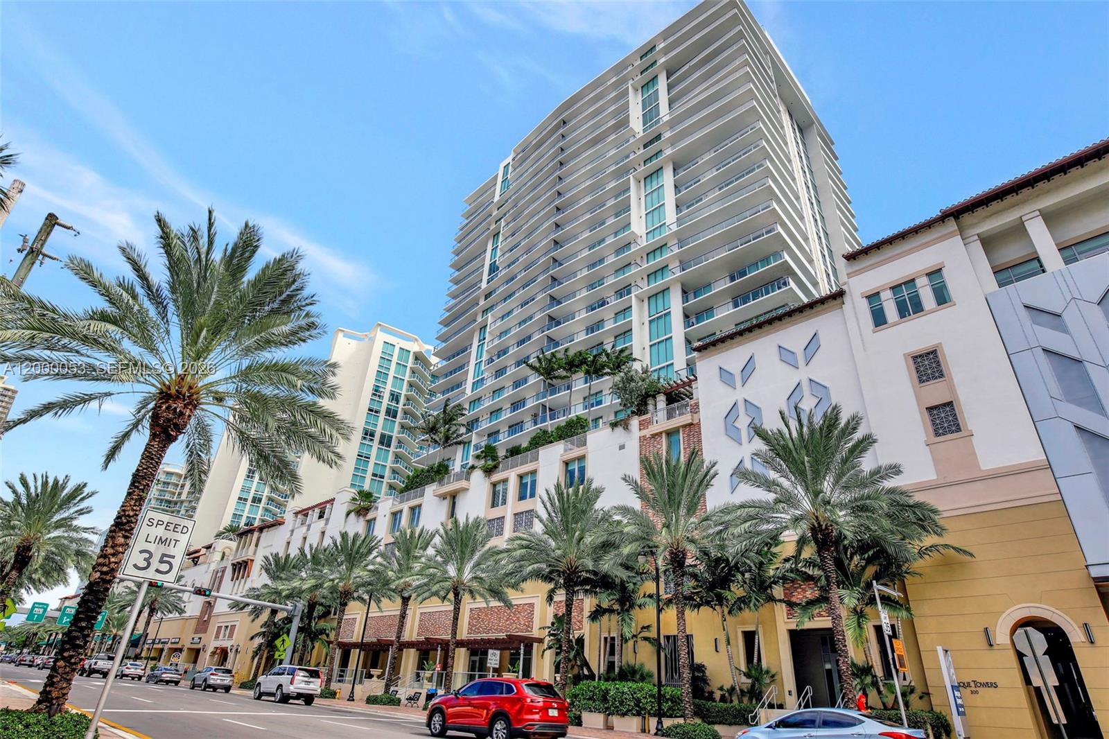 PARQUE TOWERS CONDO - Residential