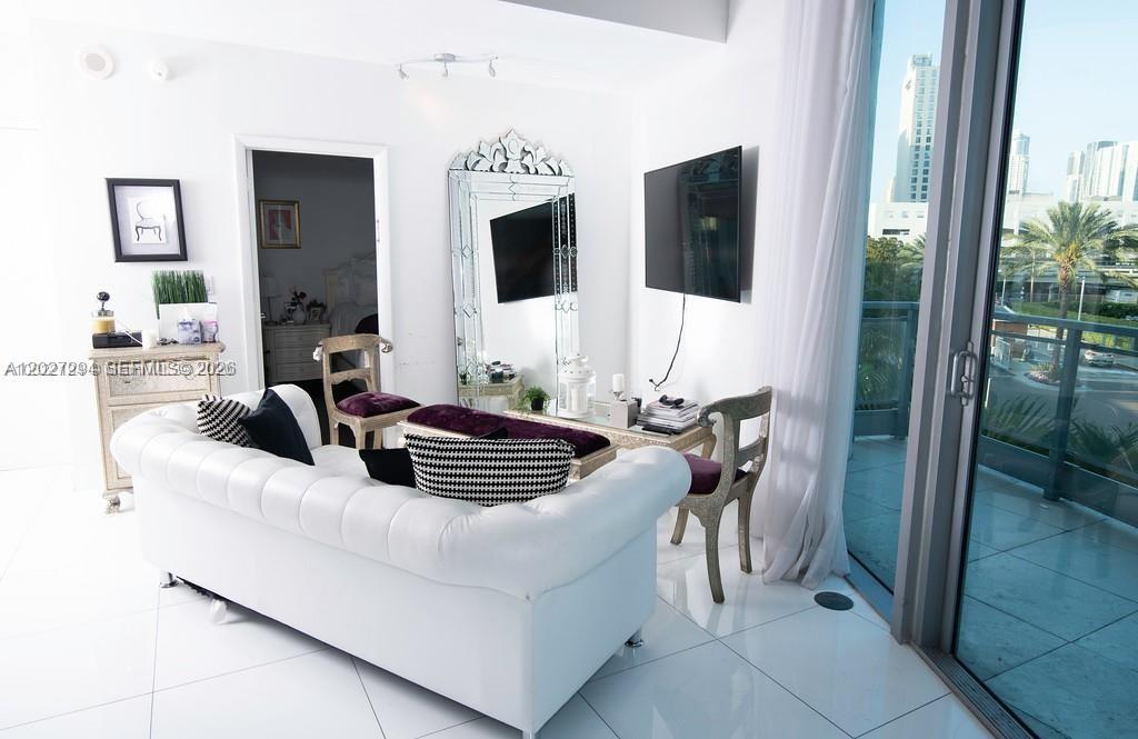 IVY CONDO - Residential Lease