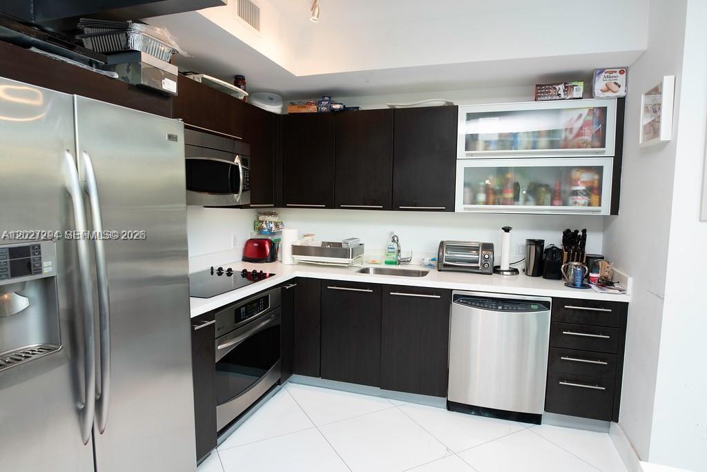 IVY CONDO - Residential Lease
