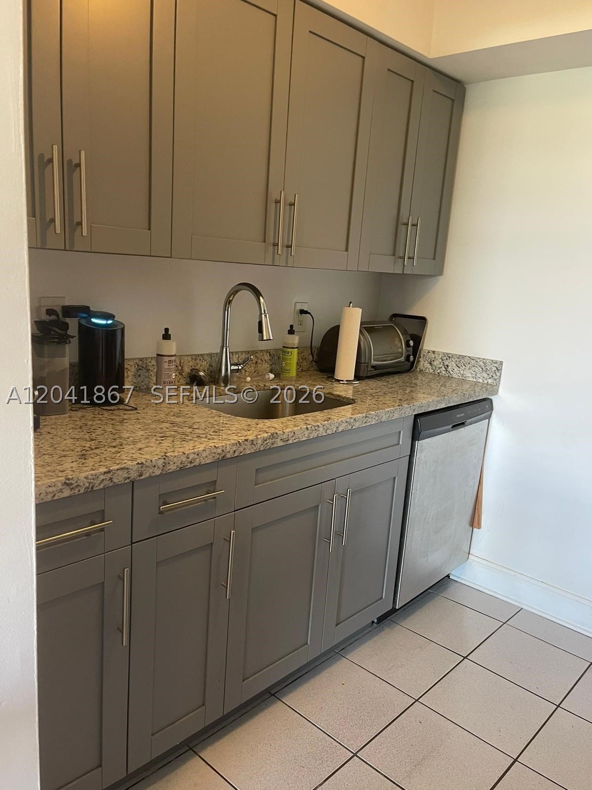 C GAB DOUGLAS SEC - Residential Lease