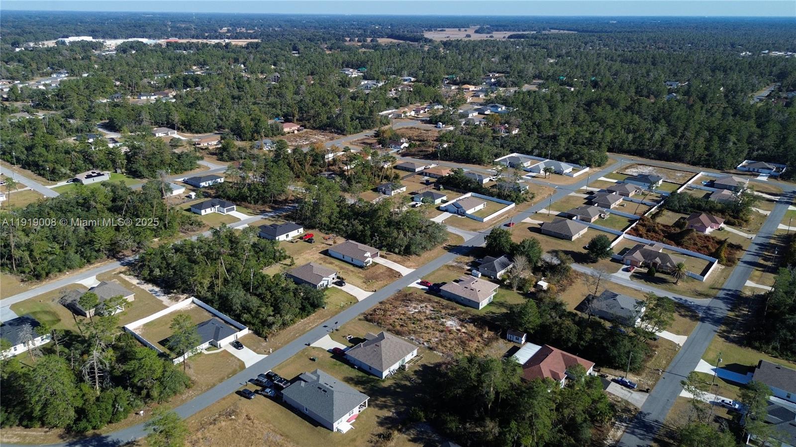 MARION OAKS - Land